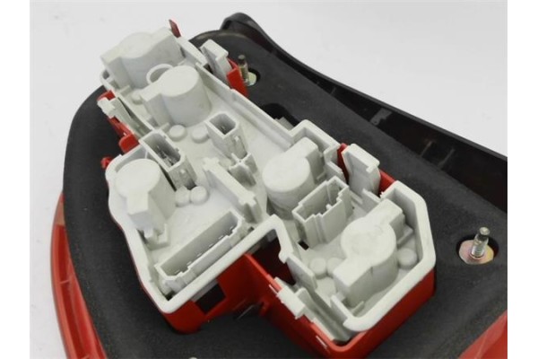 Recambio de piloto trasero derecho para volkswagen passat berlina (3b3) 1.6 referencia OEM IAM   