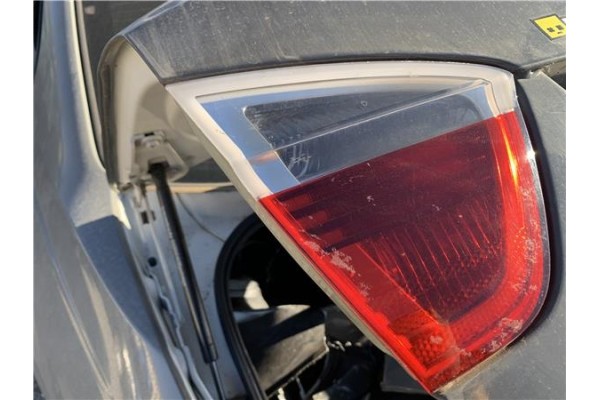 Recambio de piloto porton trasero izquierdo para bmw serie 3 berlina (e90) 3.0 330d referencia OEM IAM 63210406883 82792449919 