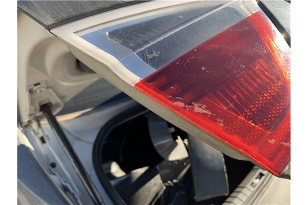 Recambio de piloto porton trasero izquierdo para bmw serie 3 berlina (e90) 3.0 330d referencia OEM IAM 63210406883 82792449919 