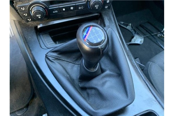 Recambio de pomo palanca cambio para bmw serie 3 berlina (e90) 3.0 330d referencia OEM IAM 25110429269 25110435847 