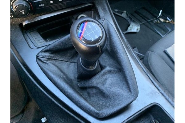 Recambio de pomo palanca cambio para bmw serie 3 berlina (e90) 3.0 330d referencia OEM IAM 25110429269 25110435847 