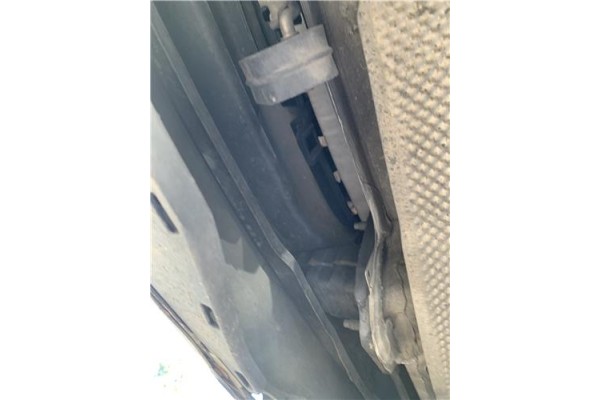 Recambio de refuerzo paragolpes trasero para bmw serie 3 berlina (e90) 3.0 330d referencia OEM IAM 51127058467  