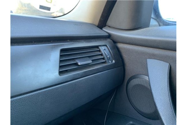 Recambio de rejilla entrada de aire para bmw serie 3 berlina (e90) 3.0 330d referencia OEM IAM 64229130460  