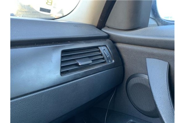 Recambio de rejilla entrada de aire para bmw serie 3 berlina (e90) 3.0 330d referencia OEM IAM 64229130460  