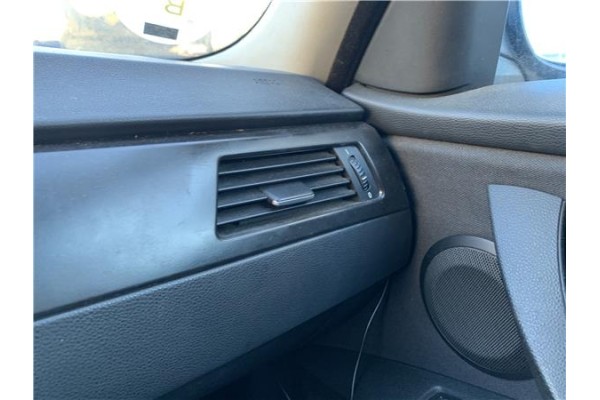 Recambio de rejilla entrada de aire para bmw serie 3 berlina (e90) 3.0 330d referencia OEM IAM 64229130460  