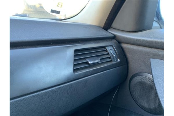 Recambio de rejilla entrada de aire para bmw serie 3 berlina (e90) 3.0 330d referencia OEM IAM 64229130460  