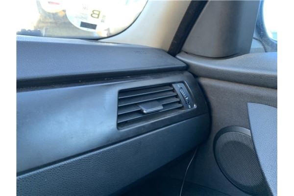 Recambio de rejilla entrada de aire para bmw serie 3 berlina (e90) 3.0 330d referencia OEM IAM 64229130460  