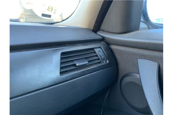 Recambio de rejilla entrada de aire para bmw serie 3 berlina (e90) 3.0 330d referencia OEM IAM 64229130460  