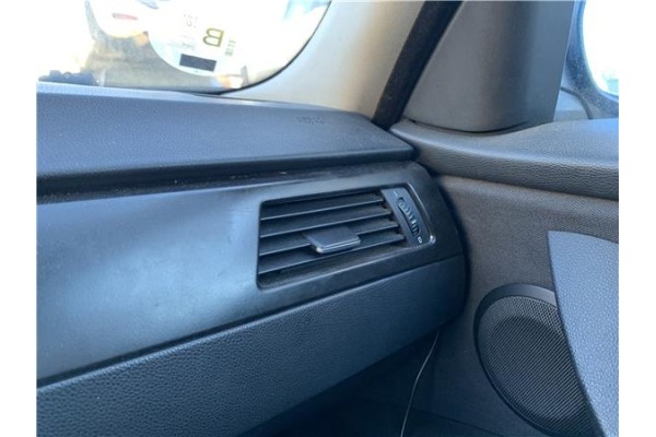 Recambio de rejilla entrada de aire para bmw serie 3 berlina (e90) 3.0 330d referencia OEM IAM 64229130460  