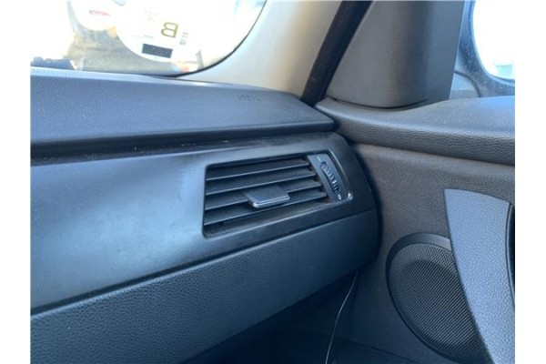 Recambio de rejilla entrada de aire para bmw serie 3 berlina (e90) 3.0 330d referencia OEM IAM 64229130460  