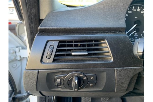 Recambio de rejilla entrada de aire para bmw serie 3 berlina (e90) 3.0 330d referencia OEM IAM 64229130459  