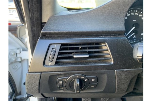 Recambio de rejilla entrada de aire para bmw serie 3 berlina (e90) 3.0 330d referencia OEM IAM 64229130459  