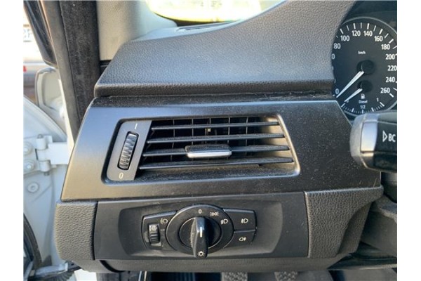 Recambio de rejilla entrada de aire para bmw serie 3 berlina (e90) 3.0 330d referencia OEM IAM 64229130459  