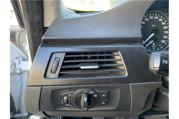 Recambio de rejilla entrada de aire para bmw serie 3 berlina (e90) 3.0 330d referencia OEM IAM 64229130459  