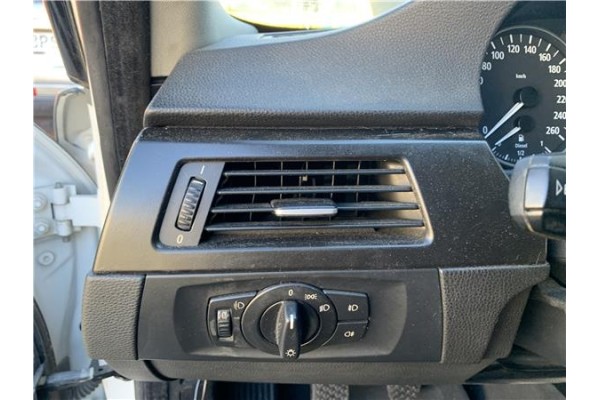 Recambio de rejilla entrada de aire para bmw serie 3 berlina (e90) 3.0 330d referencia OEM IAM 64229130459  