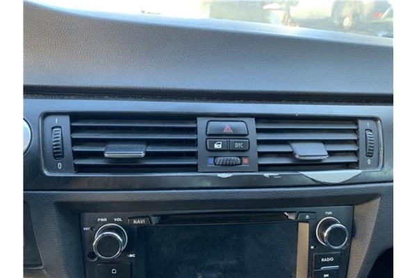 Recambio de rejilla entrada de aire para bmw serie 3 berlina (e90) 3.0 330d referencia OEM IAM 64229130458  