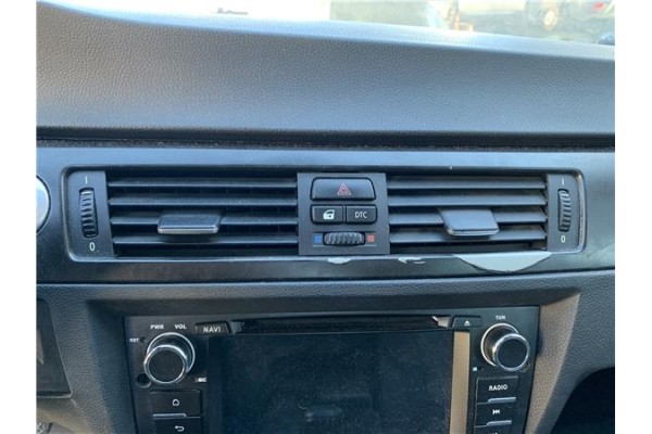 Recambio de rejilla entrada de aire para bmw serie 3 berlina (e90) 3.0 330d referencia OEM IAM 64229130458  