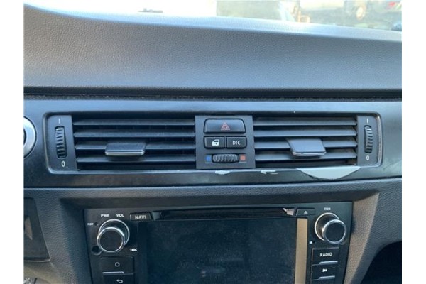 Recambio de rejilla entrada de aire para bmw serie 3 berlina (e90) 3.0 330d referencia OEM IAM 64229130458  