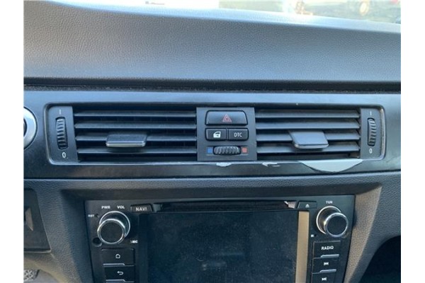 Recambio de rejilla entrada de aire para bmw serie 3 berlina (e90) 3.0 330d referencia OEM IAM 64229130458  