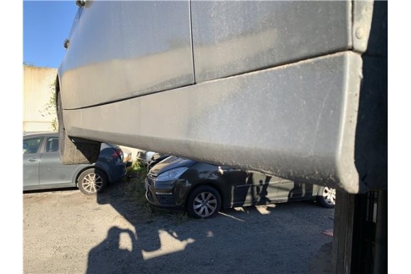 Recambio de spoiler talonera lat. derecha para bmw serie 3 berlina (e90) 3.0 330d referencia OEM IAM 51777164796  