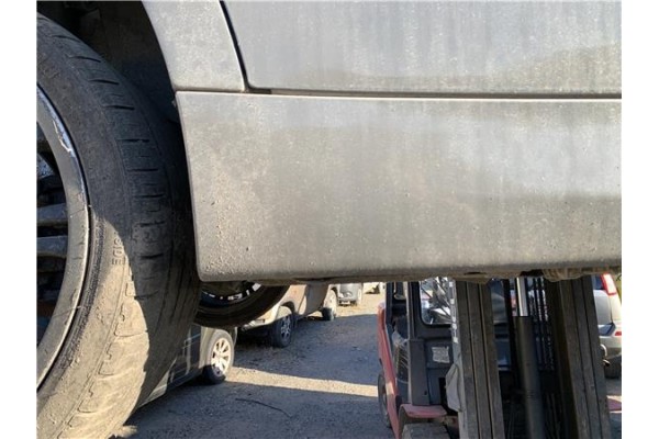 Recambio de spoiler talonera lat. derecha para bmw serie 3 berlina (e90) 3.0 330d referencia OEM IAM 51777164796  