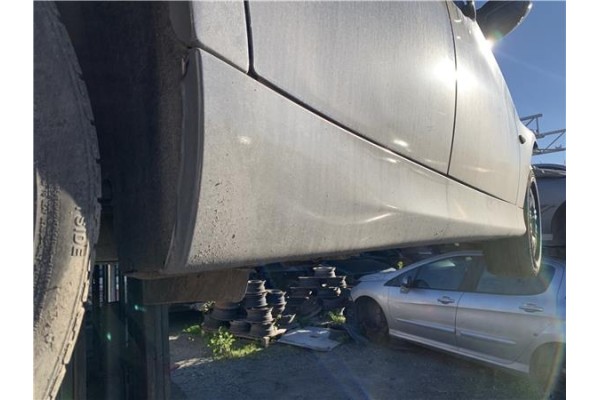 Recambio de spoiler talonera lat. derecha para bmw serie 3 berlina (e90) 3.0 330d referencia OEM IAM 51777164796  