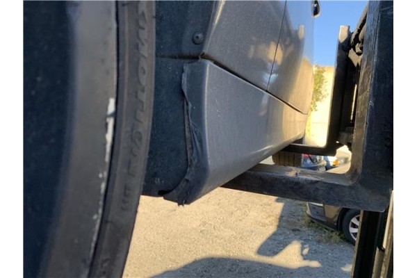 Recambio de spoiler talonera lat. izquierda para bmw serie 3 berlina (e90) 3.0 330d referencia OEM IAM 51777164795  