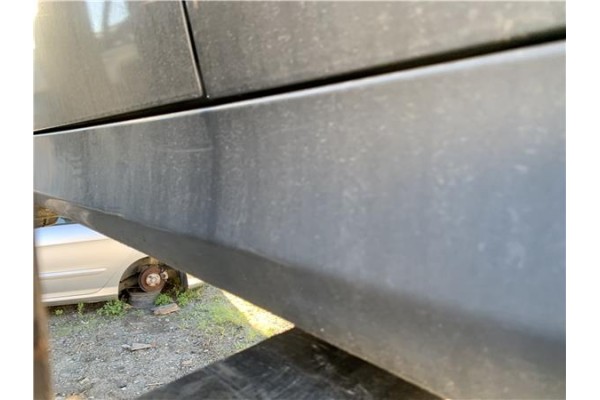 Recambio de spoiler talonera lat. izquierda para bmw serie 3 berlina (e90) 3.0 330d referencia OEM IAM 51777164795  