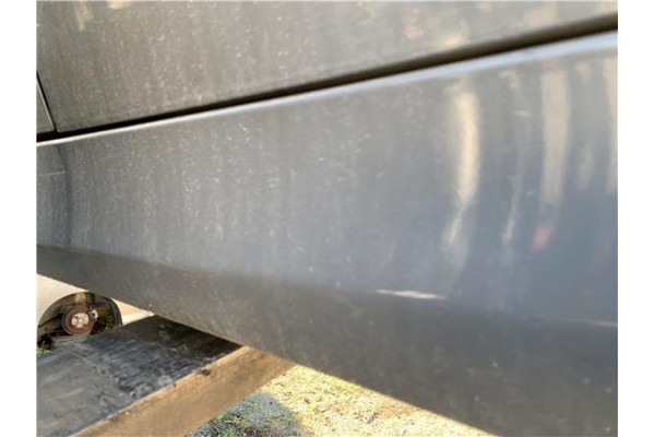 Recambio de spoiler talonera lat. izquierda para bmw serie 3 berlina (e90) 3.0 330d referencia OEM IAM 51777164795  