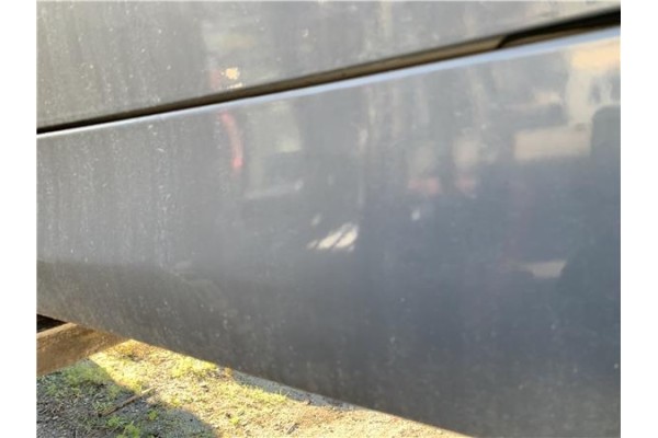 Recambio de spoiler talonera lat. izquierda para bmw serie 3 berlina (e90) 3.0 330d referencia OEM IAM 51777164795  