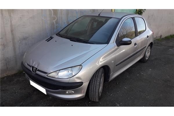 peugeot 206 berlina (1998) del año 