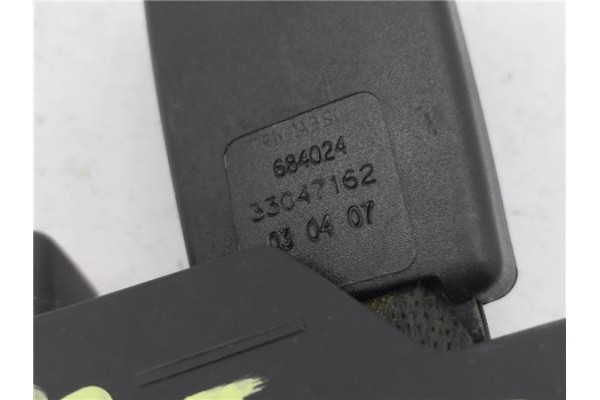 Recambio de anclaje cinturon trasero izquierdo para renault clio iii 1.5 dci (br17, cr17) referencia OEM IAM 33047670 33047162 