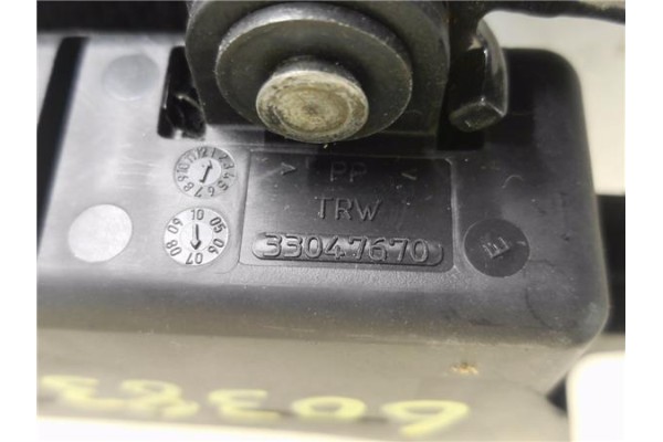 Recambio de anclaje cinturon trasero izquierdo para renault clio iii 1.5 dci (br17, cr17) referencia OEM IAM 33047670 33047162 