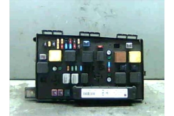 Recambio de caja reles para opel astra h berlina (2004) 1.7 cdti referencia OEM IAM  5DK00866838 