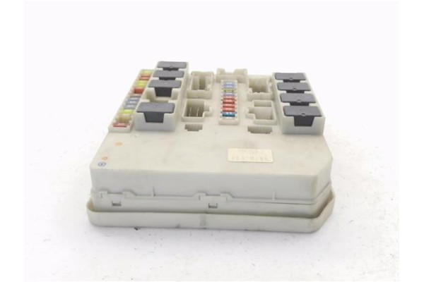 Recambio de caja fusibles/rele para renault clio iii 1.5 dci (br17, cr17) referencia OEM IAM 674660  