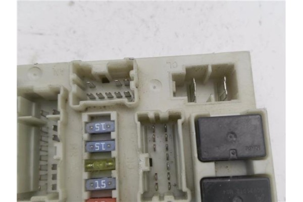 Recambio de caja fusibles/rele para renault clio iii 1.5 dci (br17, cr17) referencia OEM IAM 674660  