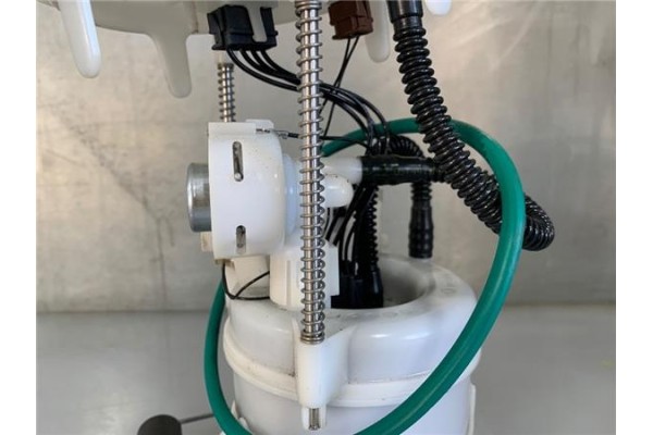 Recambio de bomba combustible para peugeot 3008 1.6 pure tech referencia OEM IAM 9844377780  