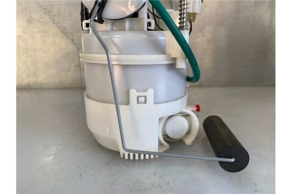 Recambio de bomba combustible para peugeot 3008 1.6 pure tech referencia OEM IAM 9844377780  
