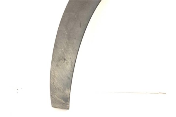 Recambio de moldura aleta trasero derecha para peugeot 3008 1.6 pure tech referencia OEM IAM 9825289077  