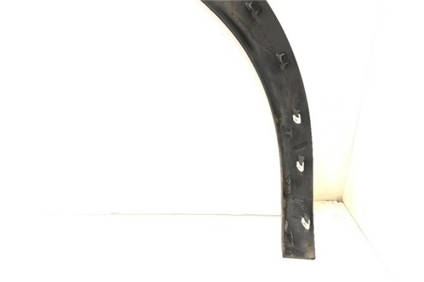 Recambio de moldura aleta trasero derecha para peugeot 3008 1.6 pure tech referencia OEM IAM 9825289077  