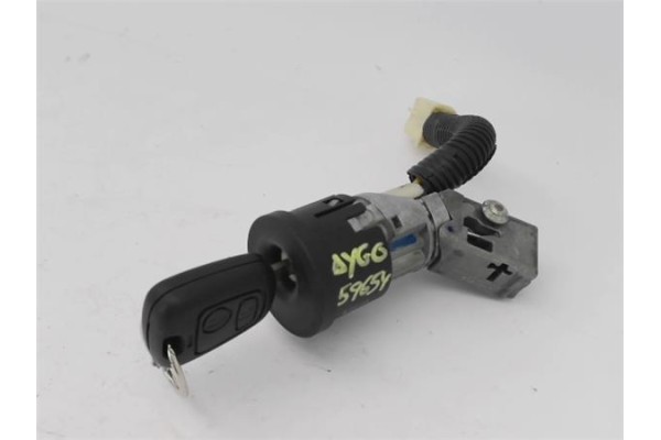 Recambio de llave para toyota aygo (kgb/wnb) 1.0 básico referencia OEM IAM   