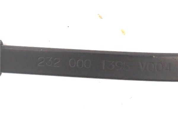 Recambio de brazo limpiaparabrisas delantero derecho para toyota yaris (ncp1/nlp1/scp1) 1.4 d-4d referencia OEM IAM 2320001395  