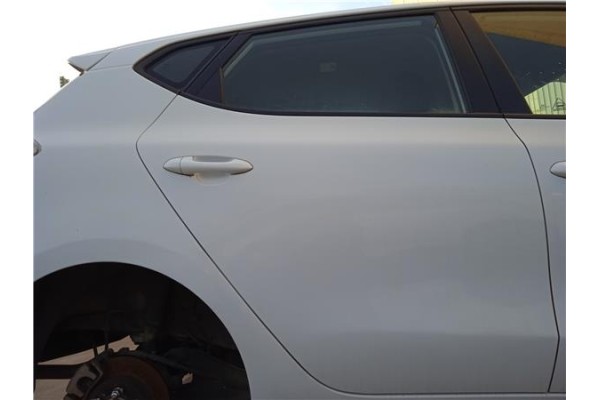 Recambio de puerta trasero derecha para kia ceed (ed) 1.4 referencia OEM IAM   
