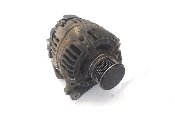 Recambio de alternador para seat leon (1m1) 1.9 tdi referencia OEM IAM 038903023L  