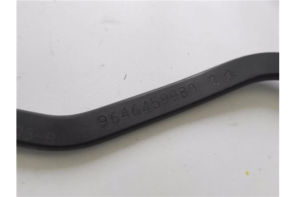 Recambio de brazo limpiaparabrisas delantero izquierdo para peugeot 1007 1.4 dolce referencia OEM IAM 9646459980  