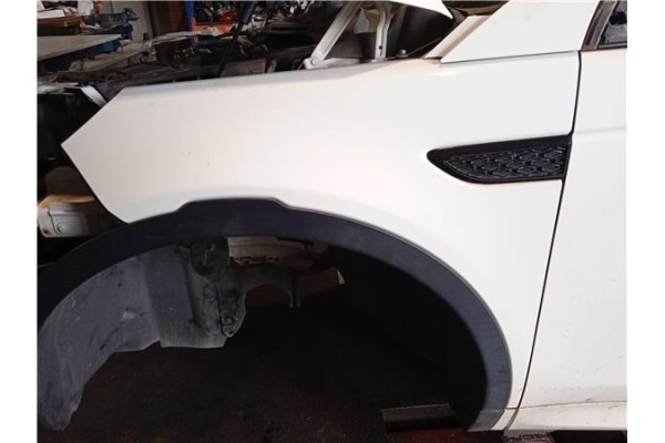 Recambio de aleta delantero izquierda para land rover discovery sport 2.0 basis fwd referencia OEM IAM LR061384  