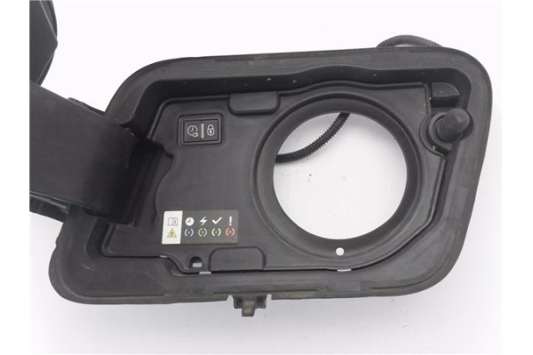 Recambio de tapa exterior combustible para peugeot 3008 1.6 pure tech referencia OEM IAM 9823707680  