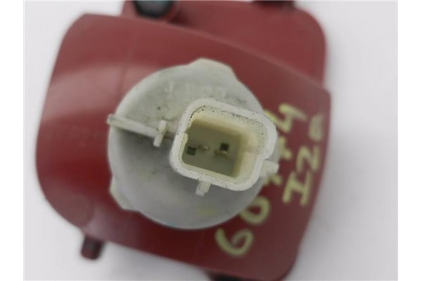 Recambio de piloto antiniebla trasero izquierdo para peugeot 3008 1.6 pure tech referencia OEM IAM 9811718480 A045415 