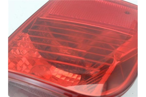 Recambio de piloto antiniebla trasero izquierdo para peugeot 3008 1.6 pure tech referencia OEM IAM 9811718480 A045415 