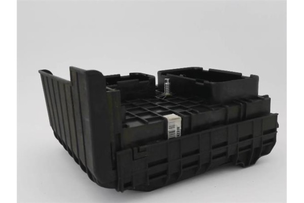 Recambio de caja fusibles/rele para volkswagen golf v (1k1) 1.6 referencia OEM IAM   